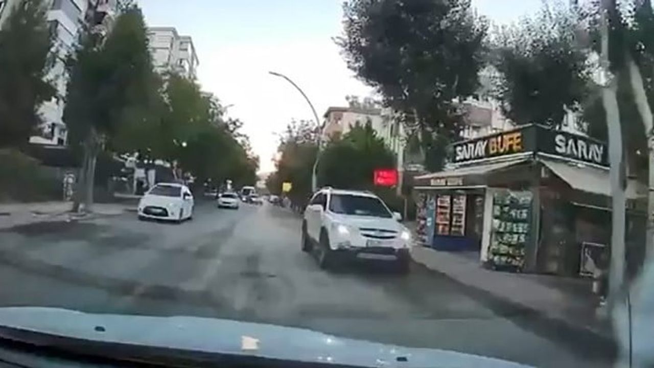 Elazığ’da ters şeritte ilerleyen cip trafikte tehlike yarattı