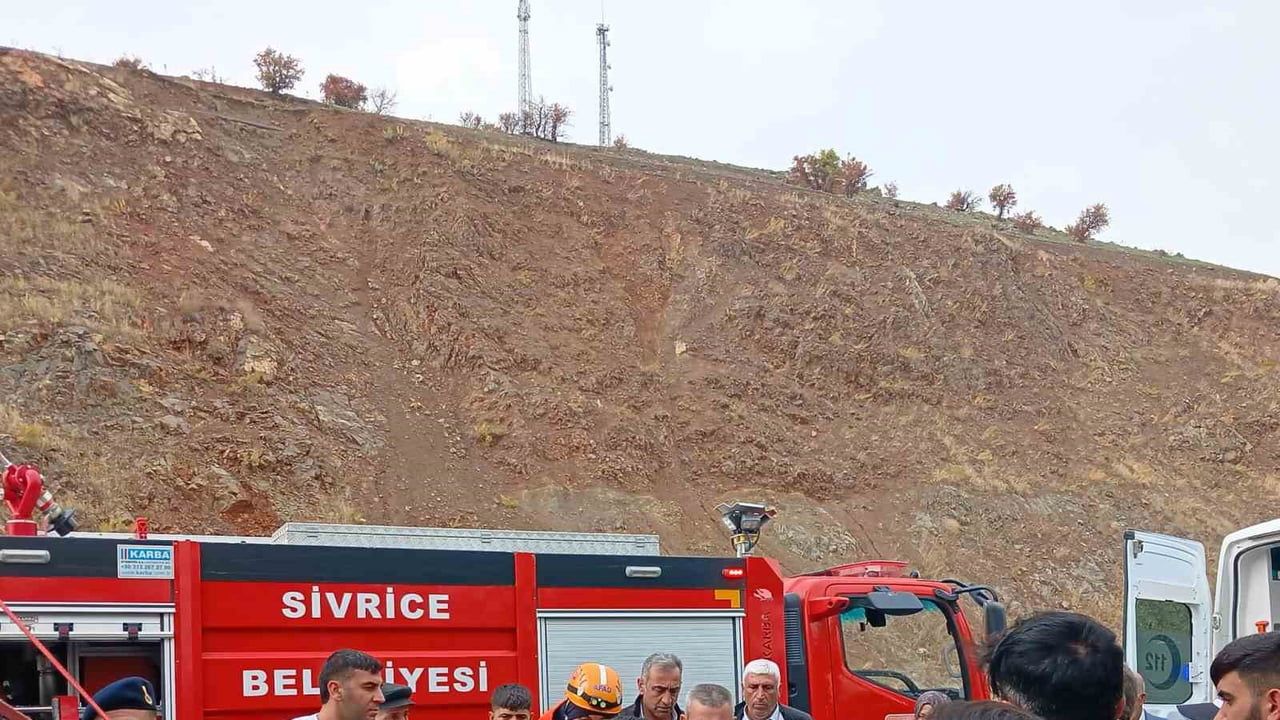 Elazığ'da tır devrildi: çok sayıda küçükbaş telef oldu, sürücü yaralandı