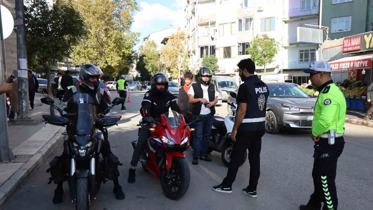 Elazığ sokaklarında motosikletlere sıkı denetim