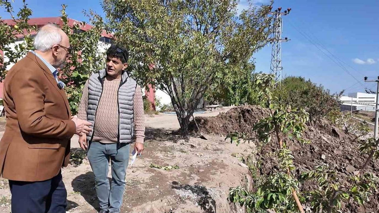 Elazığ ticaret borsası selzedelerin yanında: Dumandağ işletmeleri yerinde inceledi