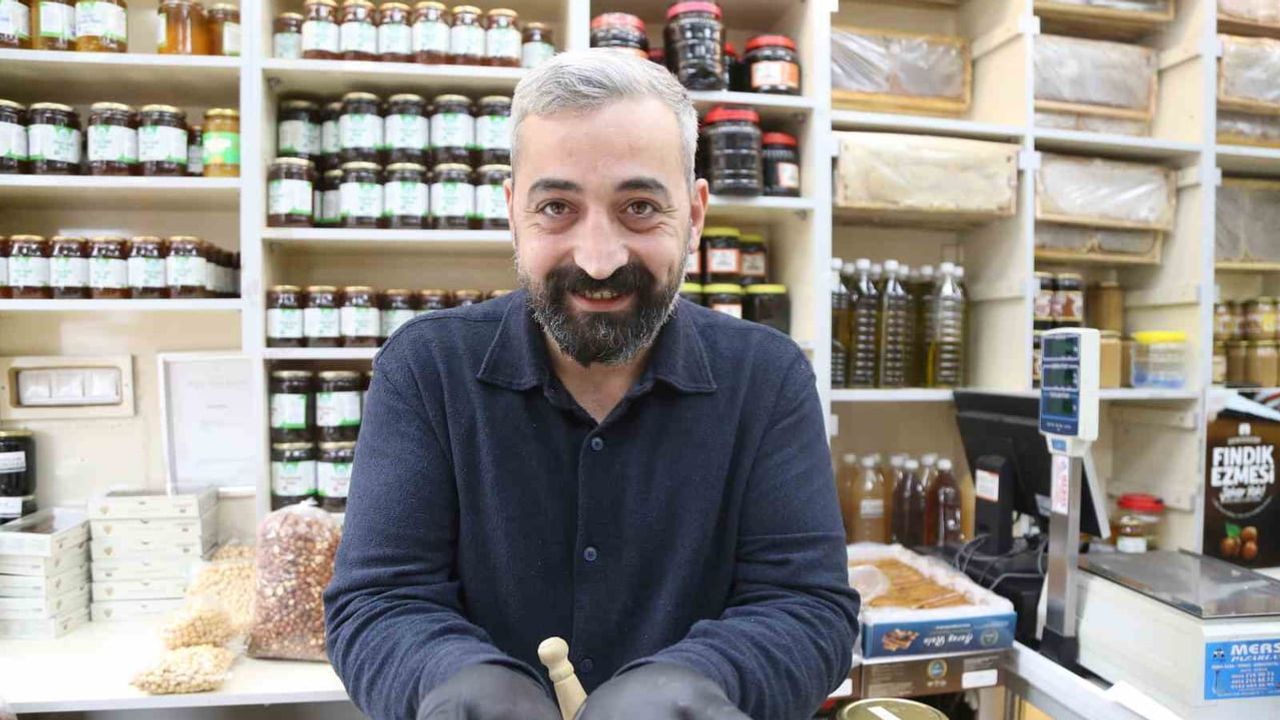 Emekle çıkan şifa: Artvin köknar sakızının kilosu 10 bin liraya ulaştı