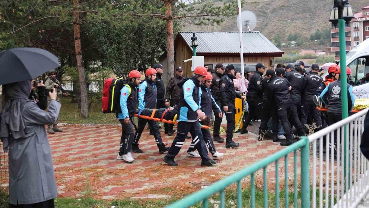 En hazır ekipler: Bayburt'ta deprem müdahale tatbikatı