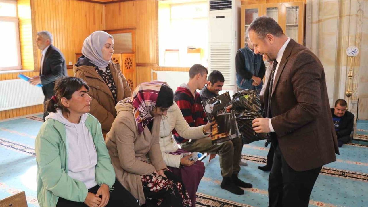 Engelsiz cami buluşması Oltu'da kalplere dokundu