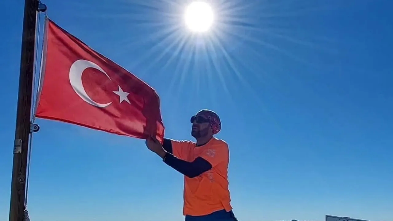 Erciyes'te zirve tırmanışında dağcı uçurumdan düşerek yaşamını yitirdi