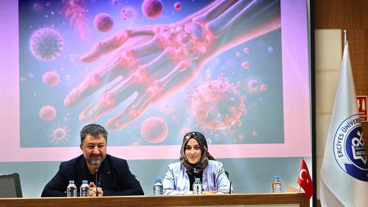 Erciyes Üniversitesi'nden artrit farkındalığı: tedavide kal umutsuz kalma mesajı