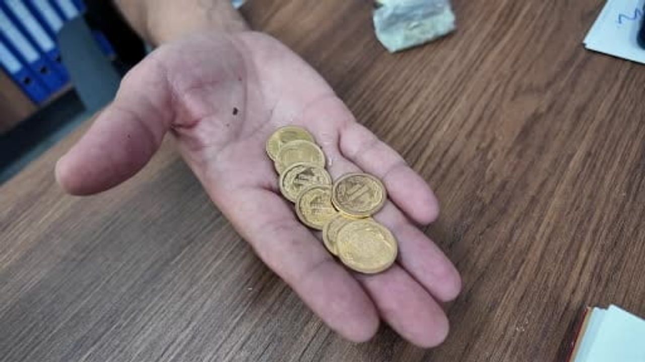 Erdemli davranış: 74 yaşındaki Kıbrıs gazisi 400 bin liralık altını iade etti