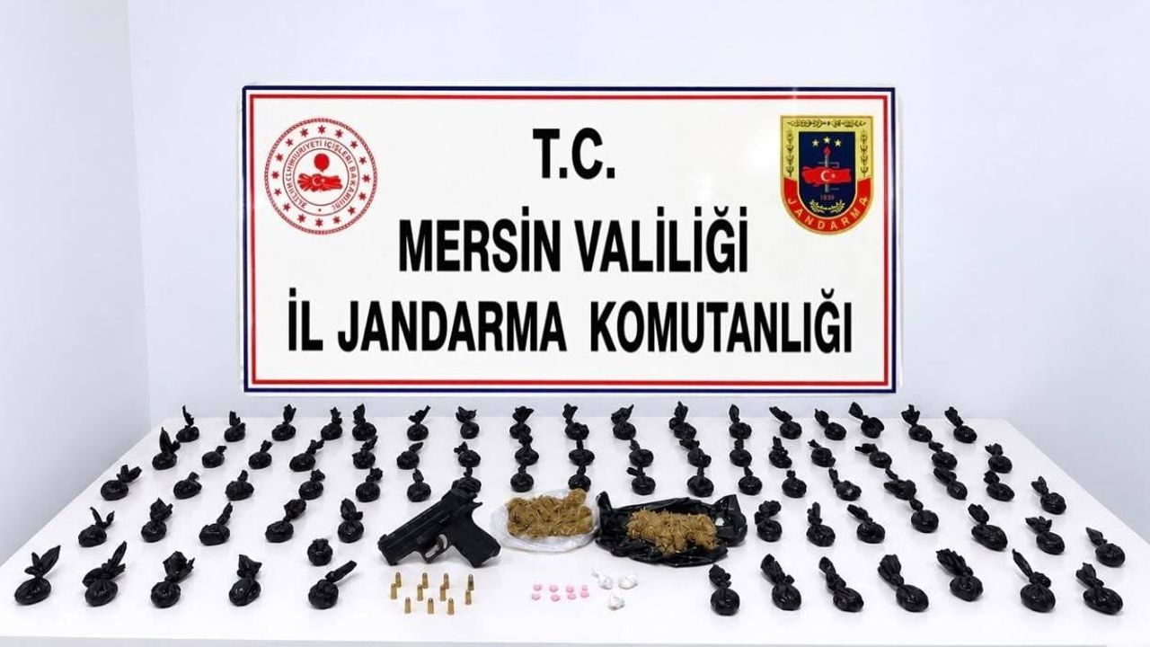 erdemli'de paketlenmiş uyuşturucu ve ruhsatsız silah ele geçirildi