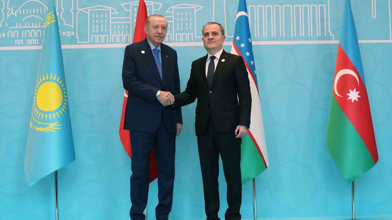 Erdoğan'dan TDT zirvesi için cumhurbaşkanlığı külliyesi'nde karşılama