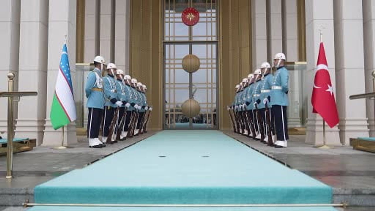 Erdoğan ile Mirziyoyev stratejik ortaklığı derinleştirme adımlarını görüştü