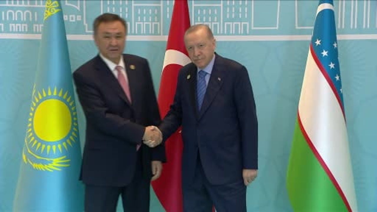 Erdoğan TDT zirvesi için gelen liderleri Cumhurbaşkanlığı Külliyesi'nde karşıladı