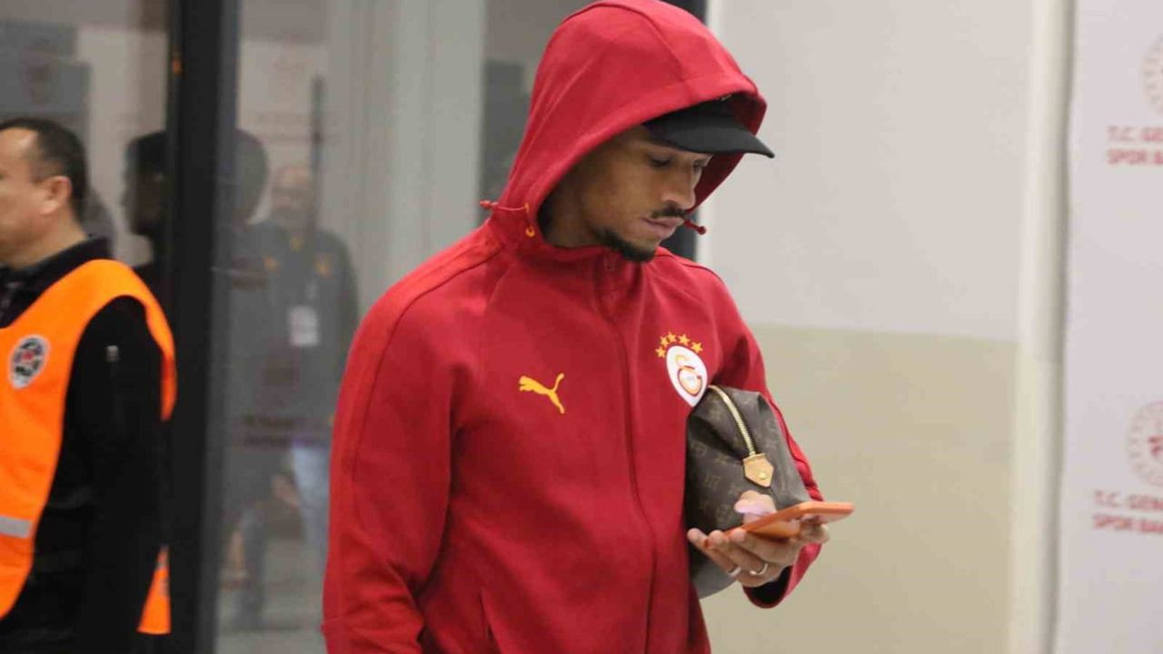 Eryaman'da maç öncesi hareketlilik: Gençlerbirliği ve Galatasaray stada giriş yaptı
