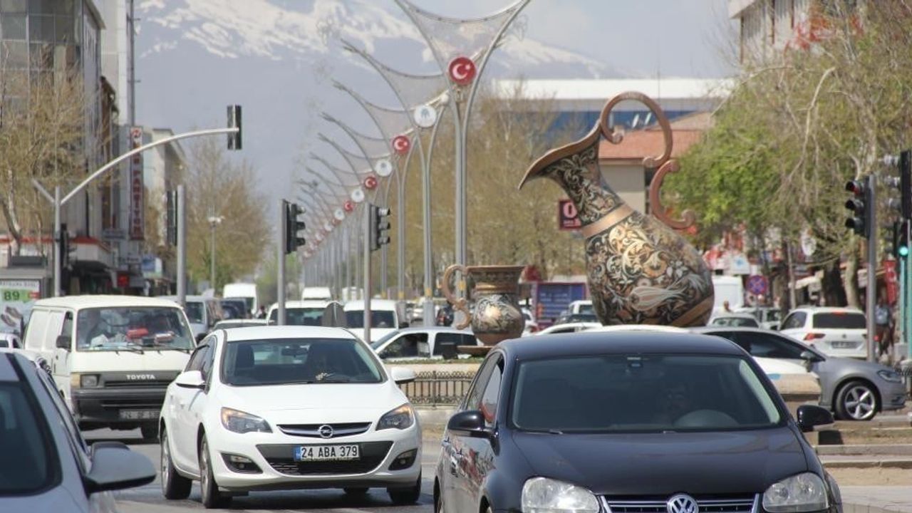 Erzincan’da araç parkı 87 bin 410’a yükseldi: yerel dağılım ve ülke trendleri