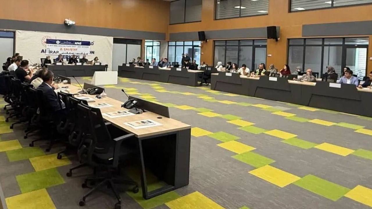 Erzincan’da deprem riskini azaltmaya yönelik afet masası çalıştayı tamamlandı