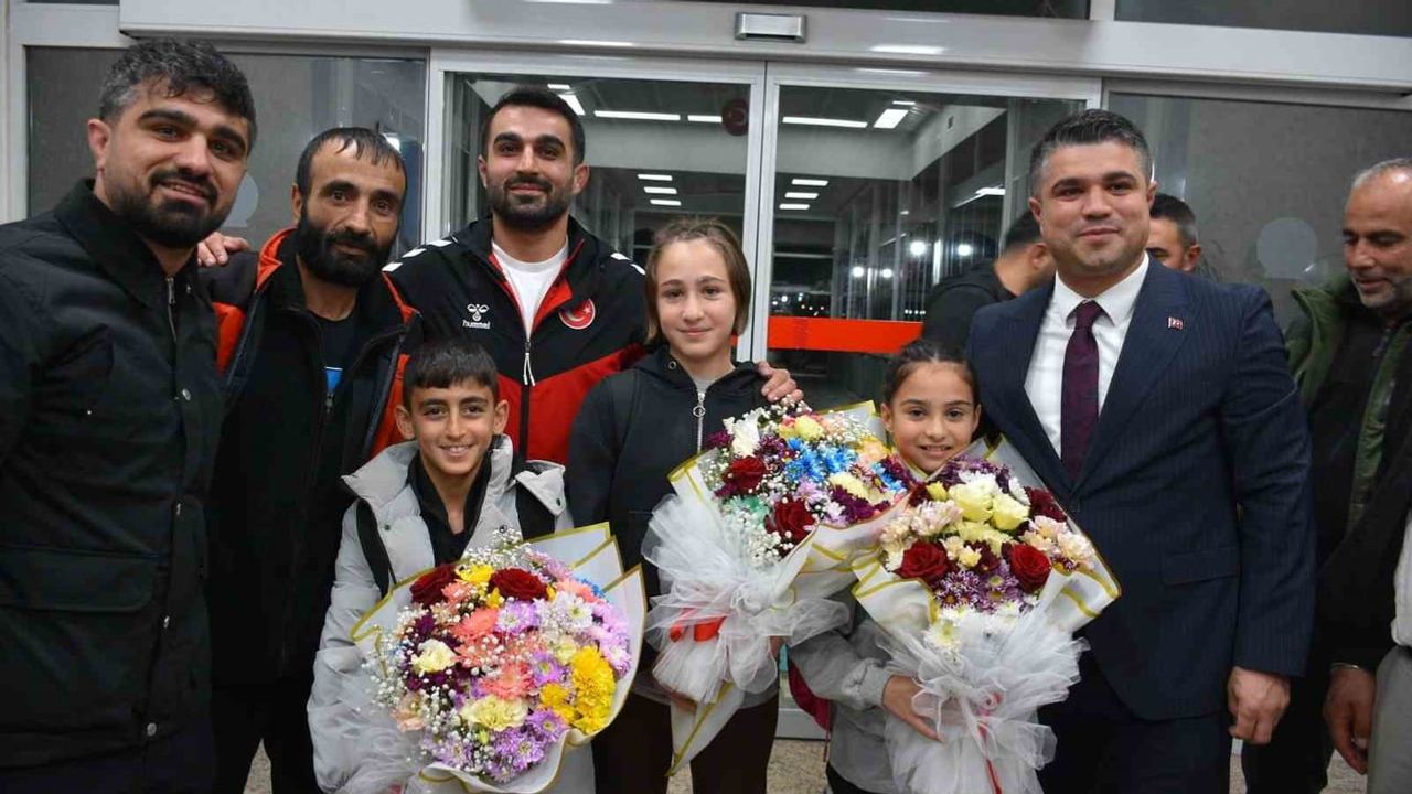 Erzurum'da Balkan şampiyonlarına coşkulu karşılama