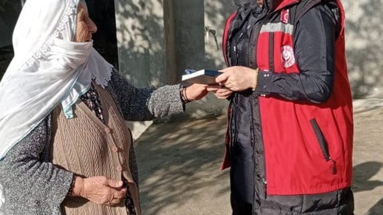 Erzurum'da çınarlarla bir ömür: kapı kapı şefkat ve destek