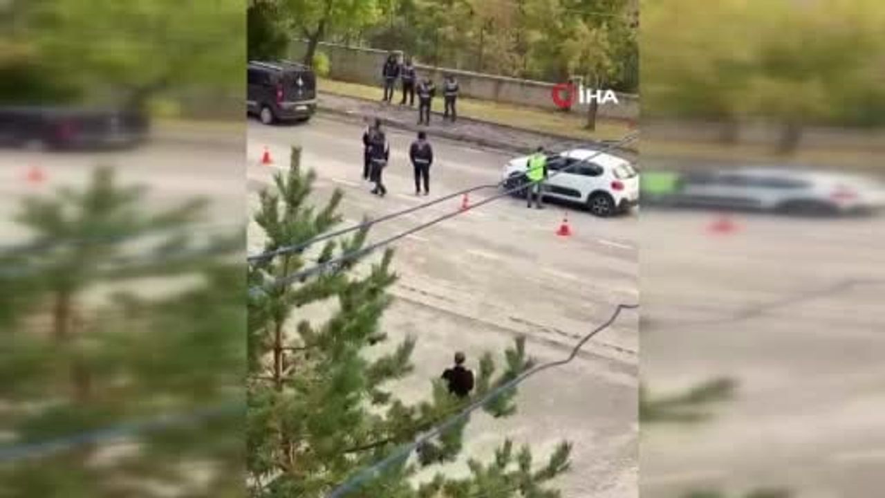Erzurum'da görev başındaki polise tepsiyle çay ikramı sıcak anlara sahne oldu