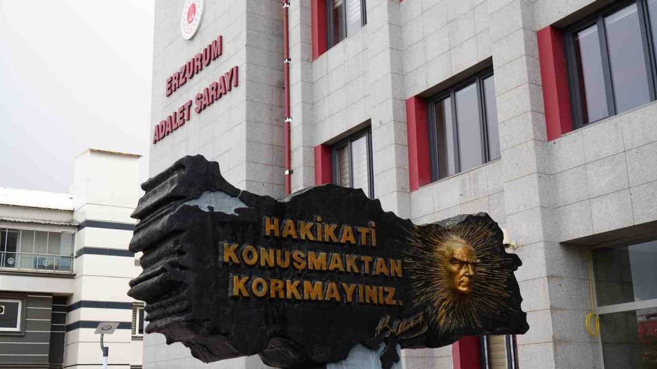 Erzurum'da hukukçular yapay zekânın sınırlarını ve fırsatlarını tartıştı