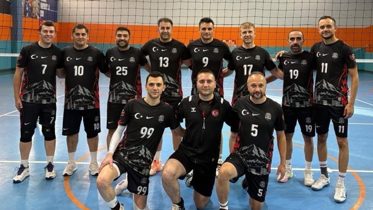 Erzurum emniyetinin voleybol ve basketbol ekipleri il şampiyonu oldu