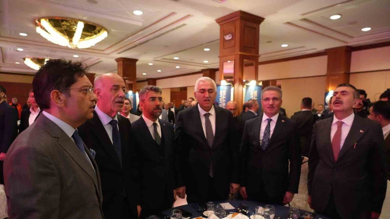 Erzurum zirvesinde Bakan Tekin'den ortak akıl ve veri çağrısı