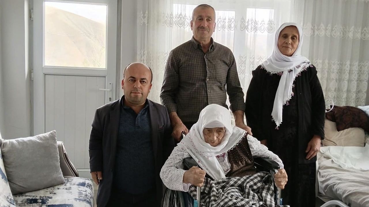Esendere'de umut taşıyan yardım: Hatun Alkan yeni tekerlekli sandalyesiyle güldü