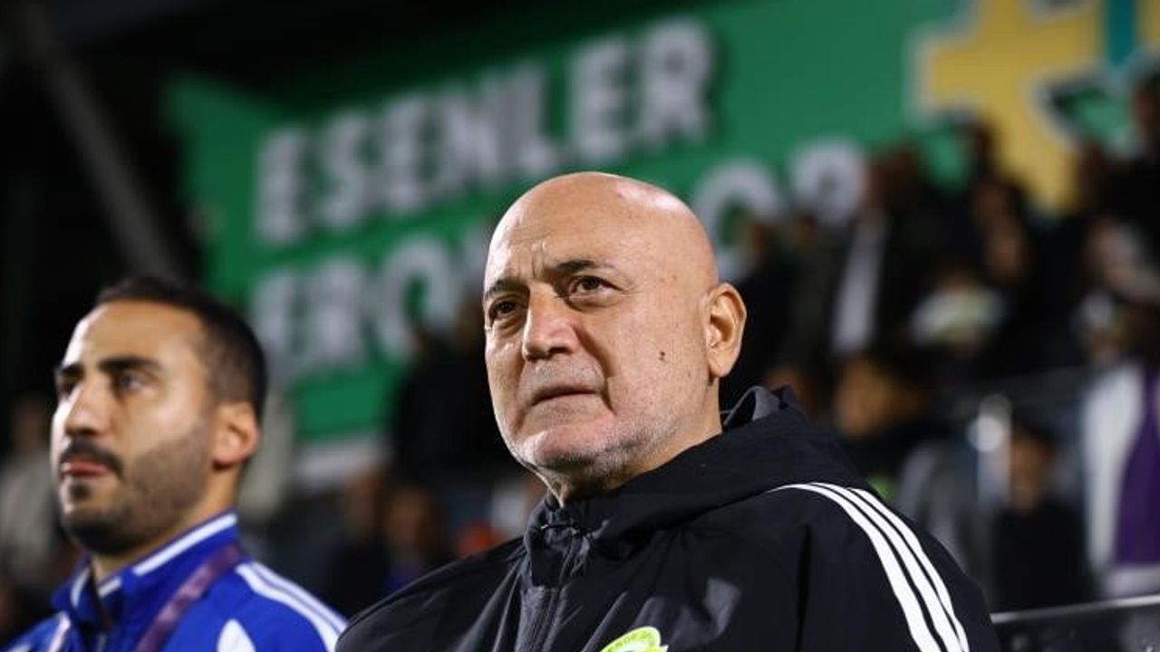 Esenler Erokspor geri dönüşle 3 puanı aldı, Karaman oyuncularını över