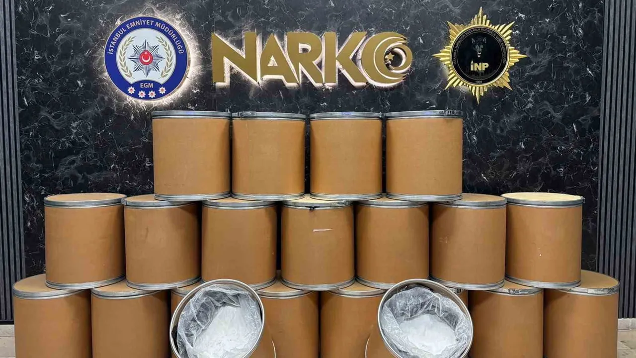 Esenyurt'ta kurye kılığıyla yapılan sevkiyat polis operasyonuyla çökertildi