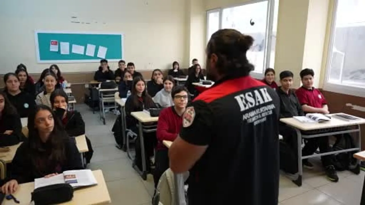 Esenyurt'ta okullara yayılan deprem bilinci