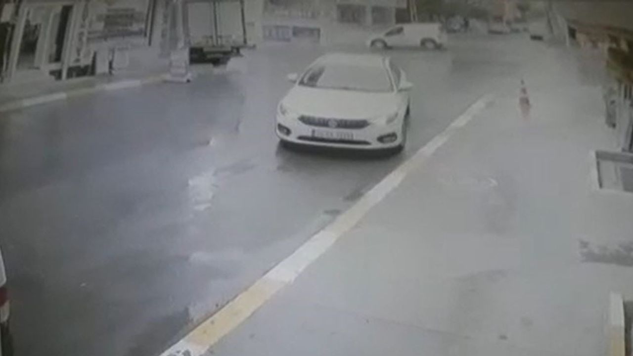 Esenyurt'ta tehlike saçan cadde: Yıldırım Beyazıt'ta sürücüler ve esnaf tedirgin
