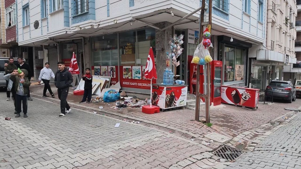 Esenyurt’ta yüzde 70 engelli gence bakkal önünde saldırı, aile şikayetçi oldu