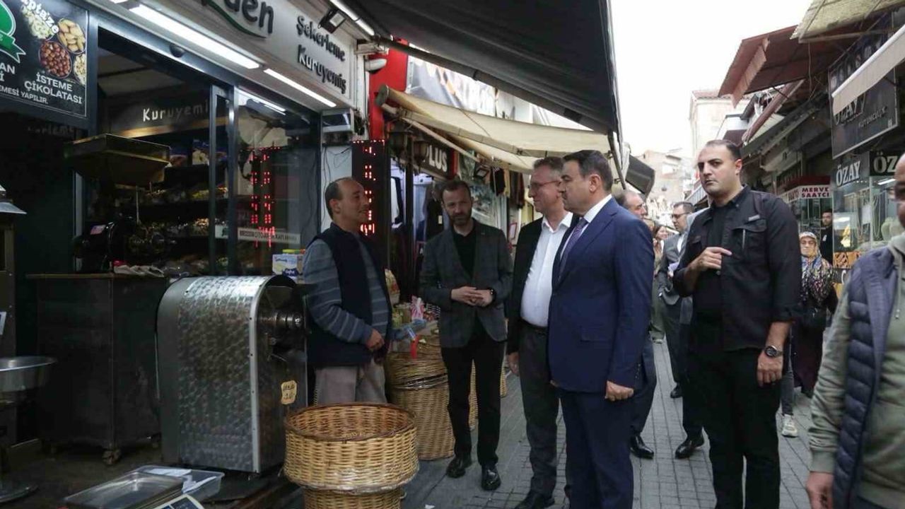 Eski kimliğe dönüş: Kütahya Saman Pazarı ve Pekmez Pazarı canlanıyor