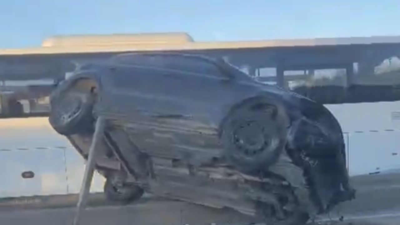 Eskişehir çevreyolunda takla atan araçta sıkışan sürücü itfaiye ekiplerince kurtarıldı