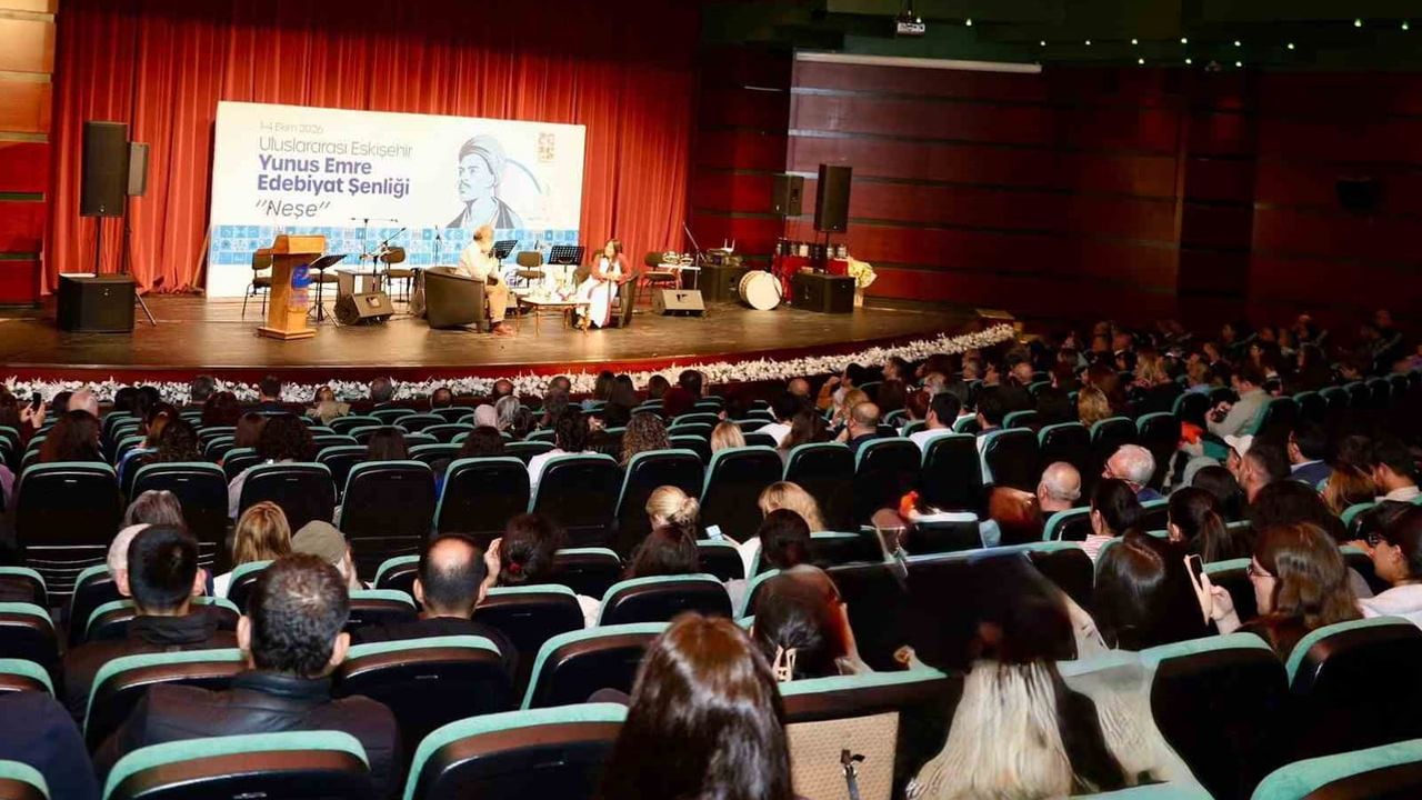 Eskişehir’de edebiyatın sıcaklığı: uluslararası Yunus Emre şenliği sanatla umut sundu