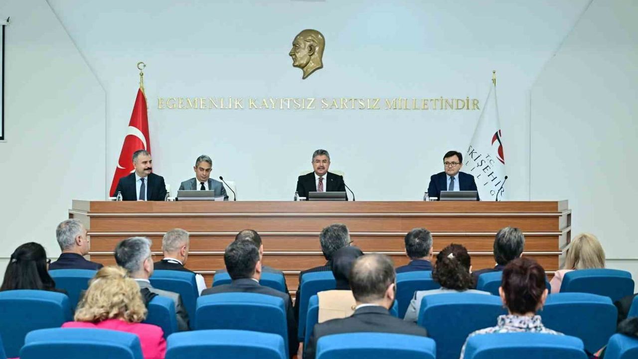 Eskişehir'de kadına yönelik şiddetle mücadele çalışmalarının değerlendirmesi yapıldı