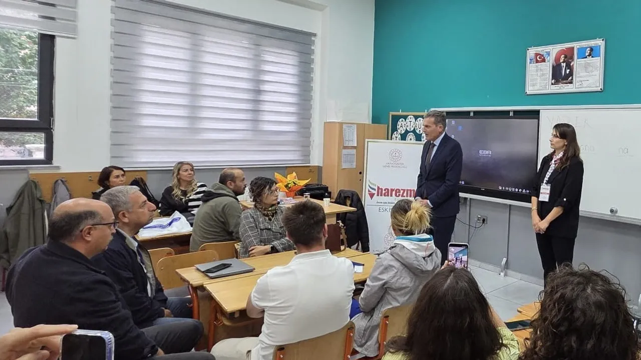 Eskişehir'de öğretmenlere Harezmi modelini sınıfa taşıma eğitimi