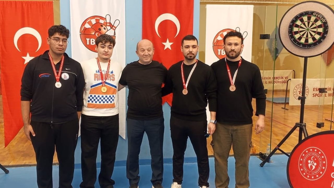 Eskişehir'de şampiyonluk için dart heyecanı sona erdi