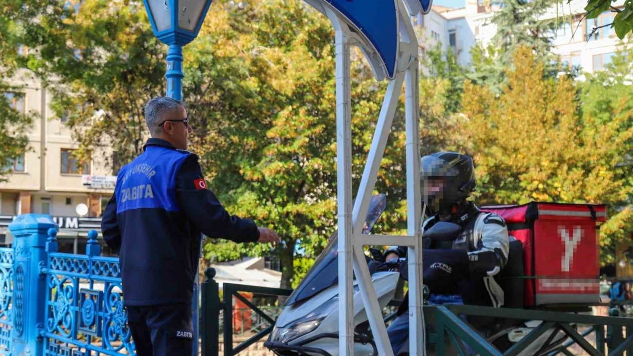 Eskişehir'de yayalaştırılmış alanlara yönelik sıkı zabıta denetimi
