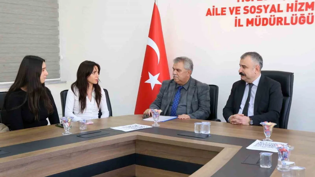 Eskişehir'de yeni bakım personeline yönelik mentörlük ve eğitim programı düzenlendi