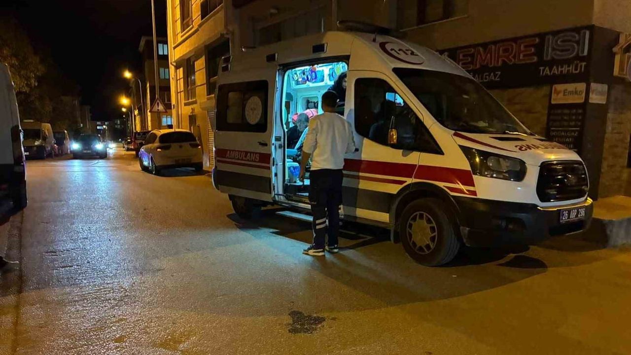 Eskişehir Emek'te ara sokak kazası: motosiklet sürücüsü ayakta tedavi edildi
