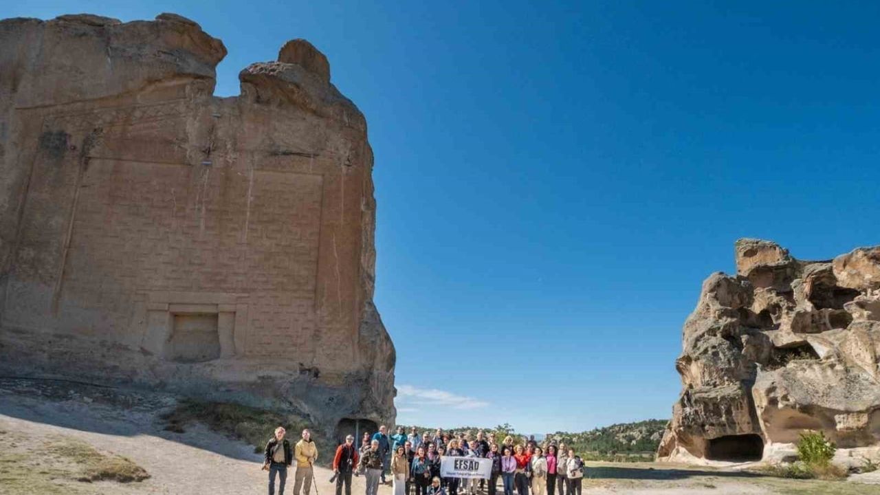 Eskişehir fotoğraf günleri, sergiler ve Frig gezisiyle sanat sezonunu kapattı