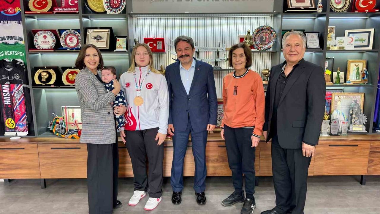 Eskişehir'in gururu Melek Ensağlam dünya üçüncülüğüne uzandı
