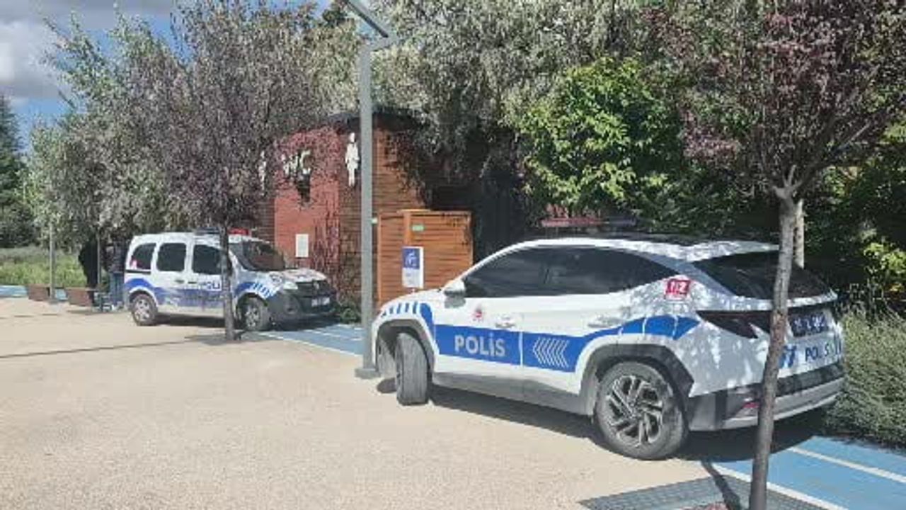 Eskişehir millet bahçesi tuvaletinde silahla vurulmuş kişi yaşamını yitirdi