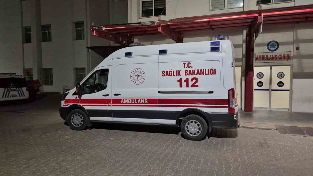 Eskişehir Odunpazarı'nda çarpışma sonrası motosiklet yolcusu ağır yaralandı