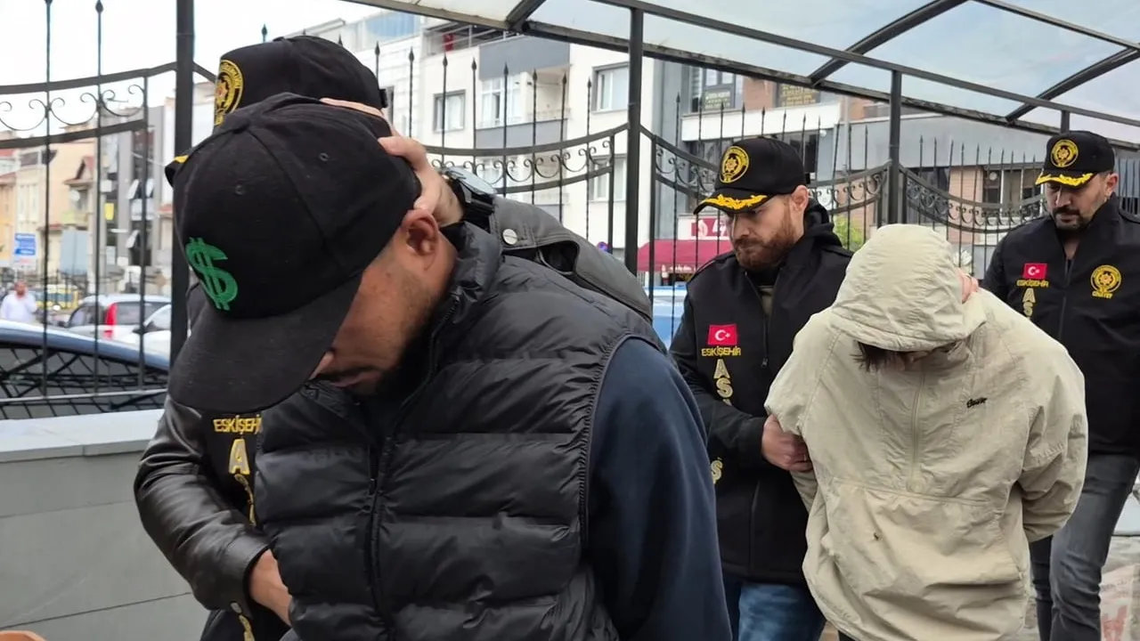 eskişehir odunpazarı'nda tüfekli kavga: 2 yaralı, 5 şüpheli adliyede