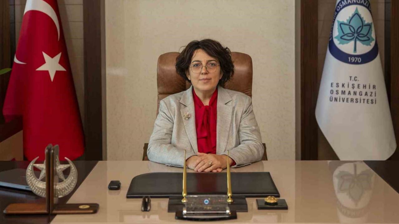 Esogü'den 29 Ekim mesajı: rektör Emine Gümüşsoy cumhuriyetin 103. yılını vurguladı