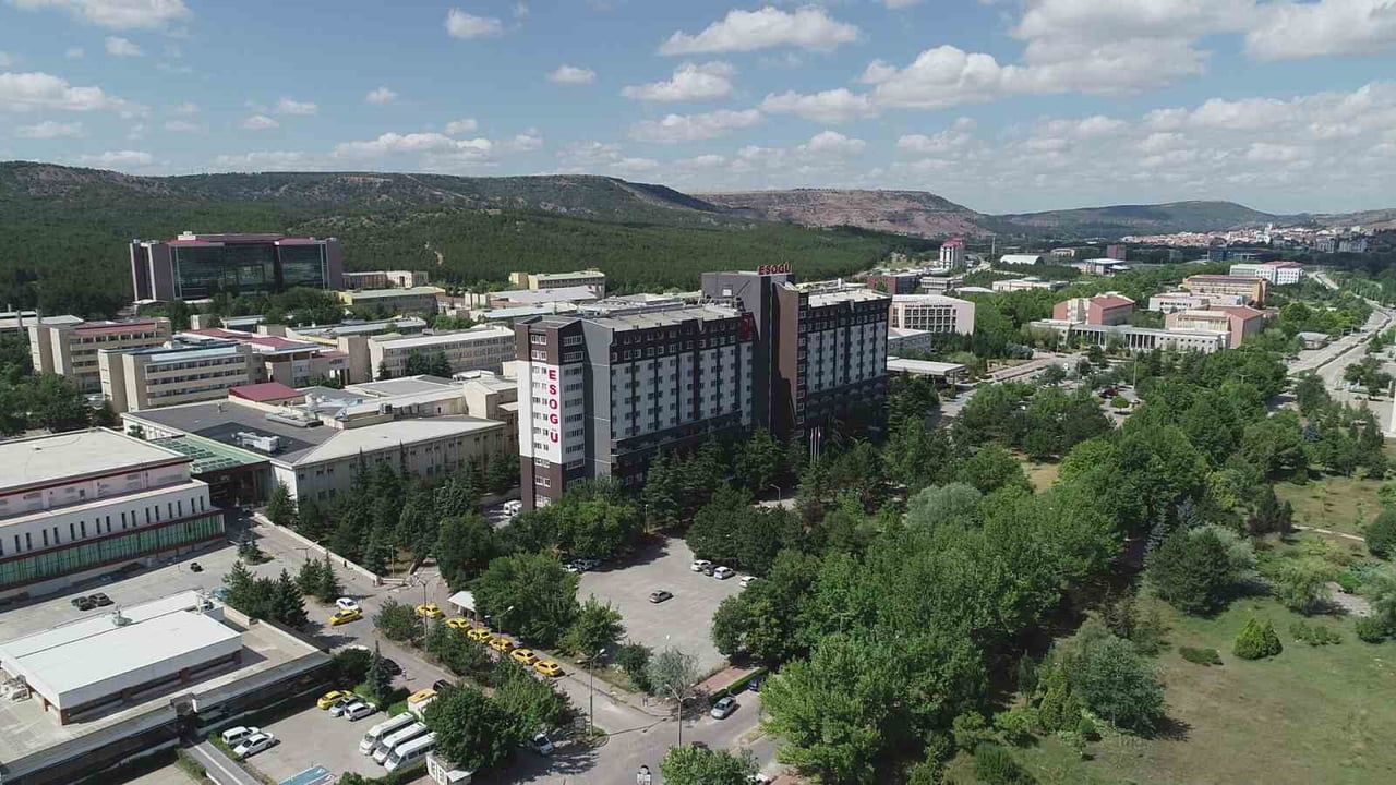 Esogü'nün küresel izi: 21 araştırmacı dünyanın en etkili yüzde 2 listesinde
