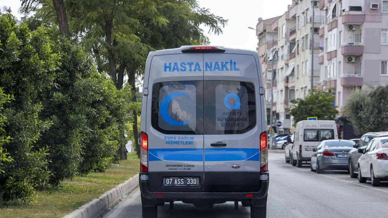 Evde bakım ve hasta nakliyle sağlık hizmeti kapınıza kadar ulaşıyor