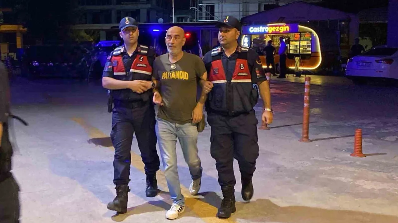 Evinde kenevir tespit edilen yönetmen Ezel Akay ve kardeşinin testleri pozitif çıktı