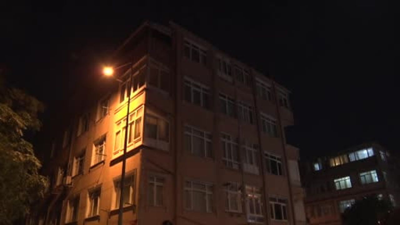 Eyüpsultan'da 5 katlı bina kolon sesi nedeniyle tahliye edilip mühürlendi