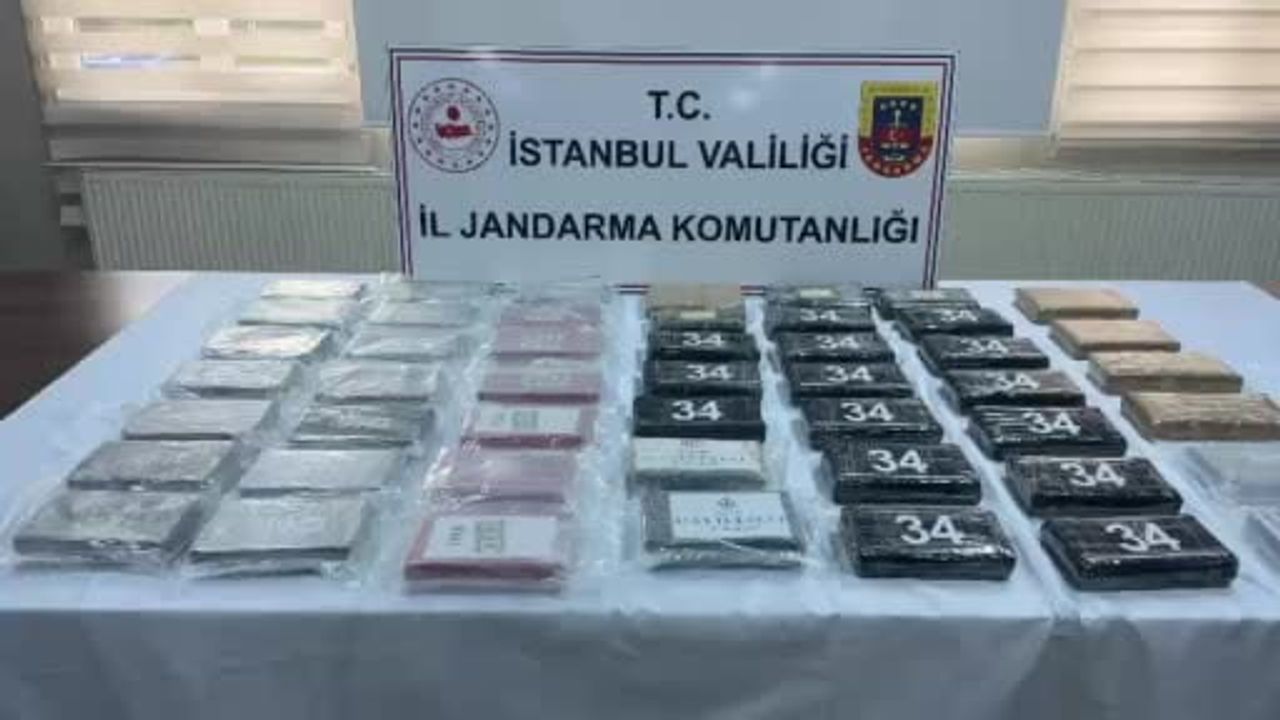 Eyüpsultan’da Fenertepe gişelerinde durdurulan araçta 50 kilogram uyuşturucu şüphesi
