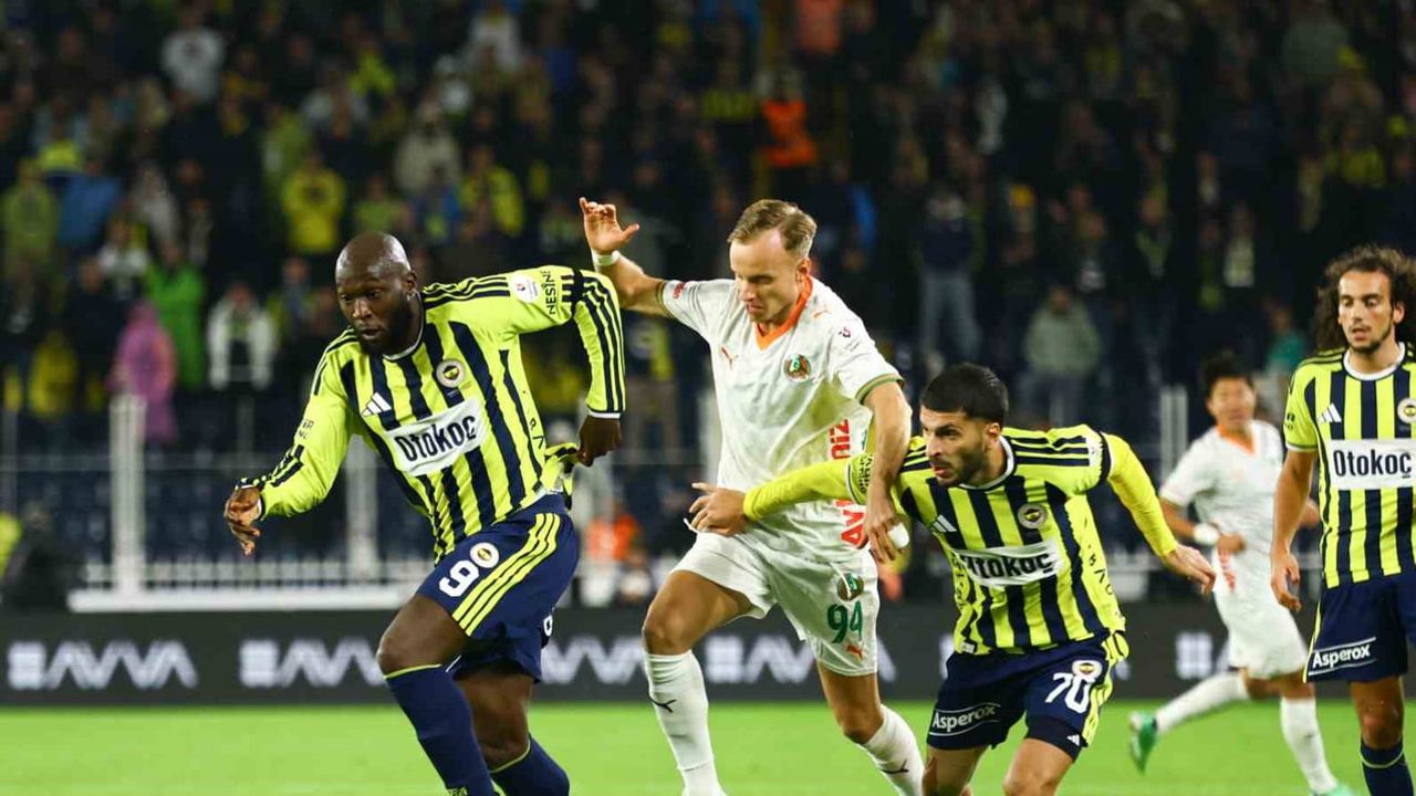 Fenerbahçe evinde Corendon Alanyaspor'u ağırlıyor; ilk 20 dakika 0-0